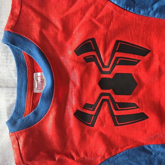 DISNEY'S MARVEL Spider-Man shirt - Picture 2 of 3